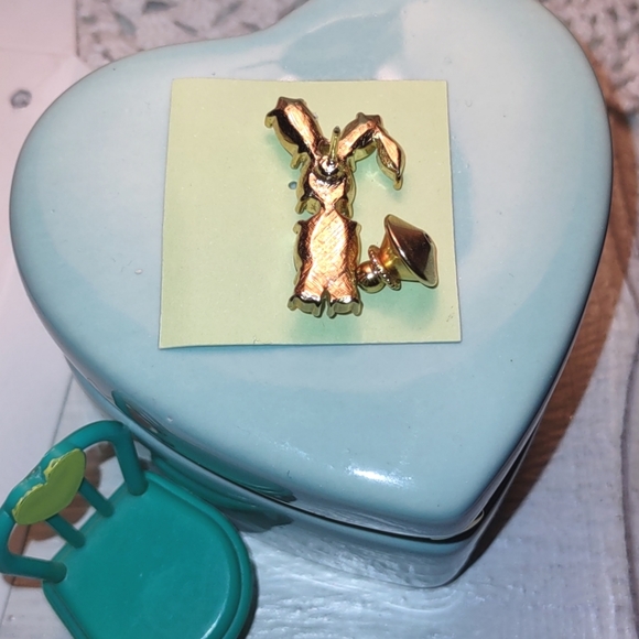Crystal Bunny Rabbit Pin - Picture 13 of 15